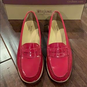 Patent Red Bass Weejuns slip on loafers 7.5